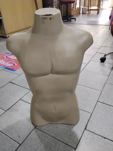 Manequim busto masculino