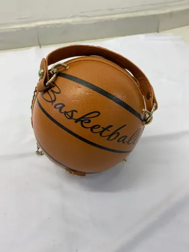 BOLSA DE OMBRO ?BASKETBALL? (SHEIN)