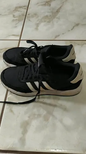 Tênis Adidas Preto e Branco Original - Nº 39 - Pouco Uso / Seminovo
