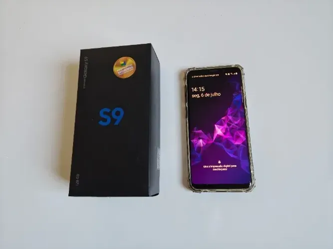 Smartphone Samsung S9 preto, sem detalhes, com capinha, caixa e carregador, unico dono