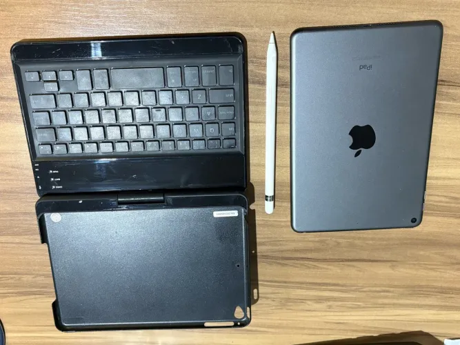 iPad mini 5 64 GB + Apple Pencil original + Capa com teclado