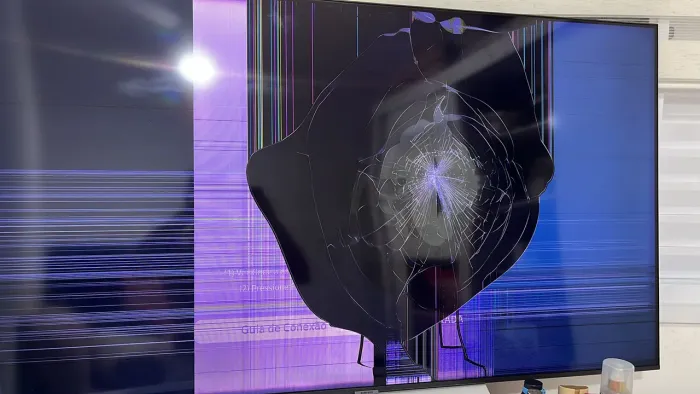 TV Samsung 55 UN55TU7000 - Tela Quebrada / Para Retirada de Peças