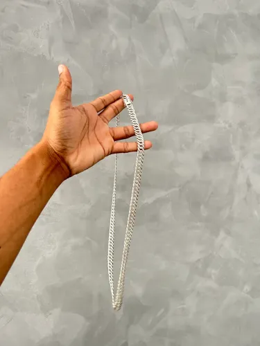 Corrente de prata pra vender ligeiro 