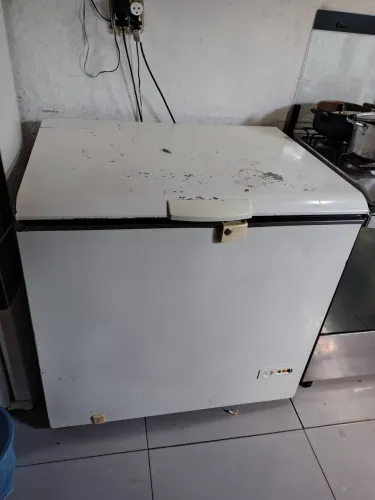 Vendo frizer 127v 1 porta