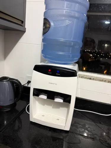 Bebedor de água gelada