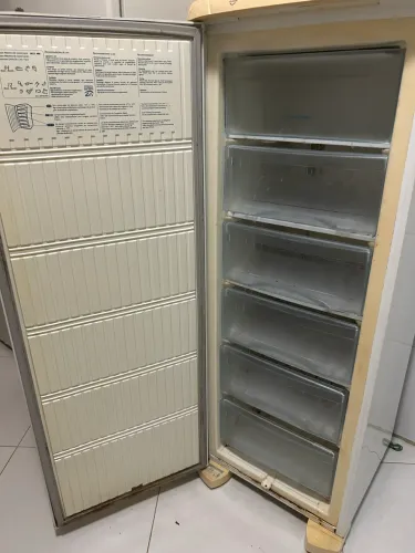 Freezer Electrolux (vazando gás)