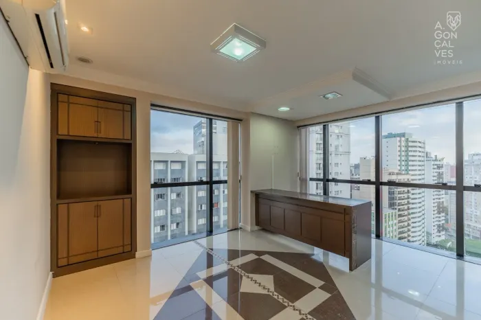 Conjunto Comercial, 10 Salas Individuais, 03 Vagas, Pronto para Clínica ou Empresa, Batel,