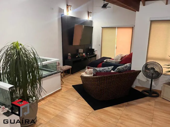 Sobrado à venda 4 quartos 1 suíte 3 vagas Metalúrgica - Santo André - SP