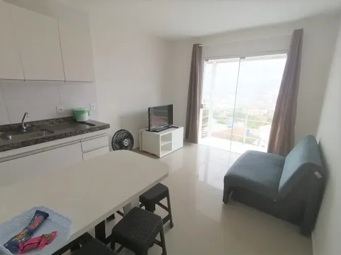 Apartamentp de 1 dormitório com garagem perto da ufsc