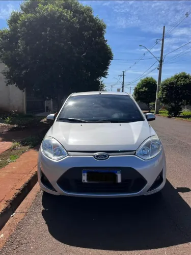Ford Fiesta SE 1.6 8V Flex 5P 2014