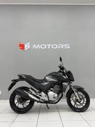 Oportunidade!!! CB Twister 250ff ano 2022/22 com 42.609 KM por apenas 20.999 na ESMOTORS.
