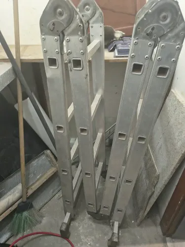 Escada articulada 
