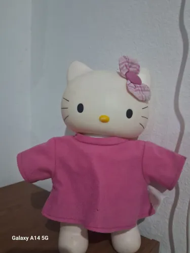 Hello Kitty boneca