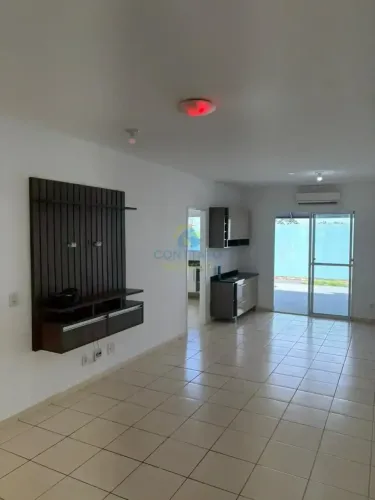 Casa com 3 quartos sendo 1 suíte com 89m² construído - bairro Jd Imperial, Cuiabá-MT.