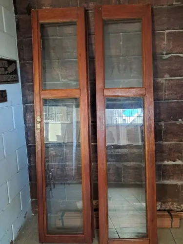 Porta balcão com vidro