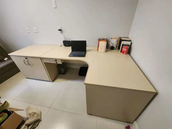 Conjunto Mesa Escritório + Armário