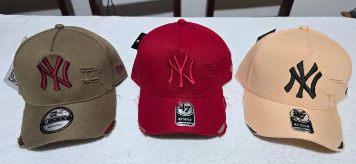 Bonés da New York estilo rasgadinho