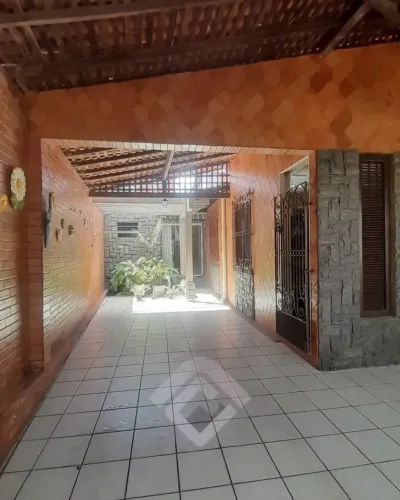 Imóvel para venda possui 300 metros quadrados com 4 quartos em Cohaserma - São Luís - MA
