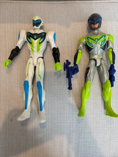 Bonecos Max Steel