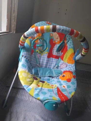 Cadeirinha de descanso para seu filho, com bom estado e usado pouquíssima vezes.
