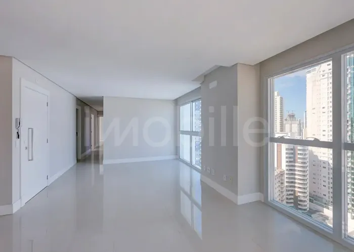 Apartamento no Edifício Eleganza Tower em Balneário Camboriú SC.