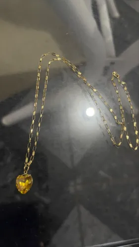 Cordão de ouro com pingente