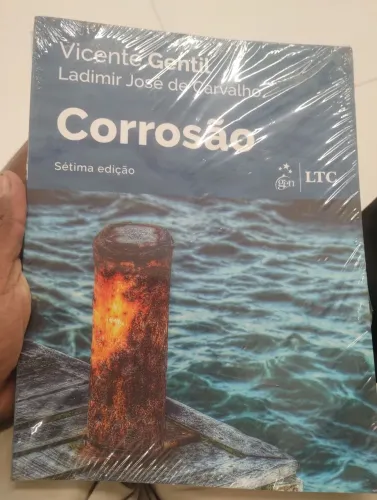 Livro nunca usado,está com o plástico.