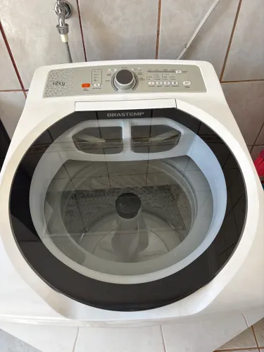 OPORTUNIDADE !!! Máquina de lavar roupas Brastemp 12kg - água quente/fria