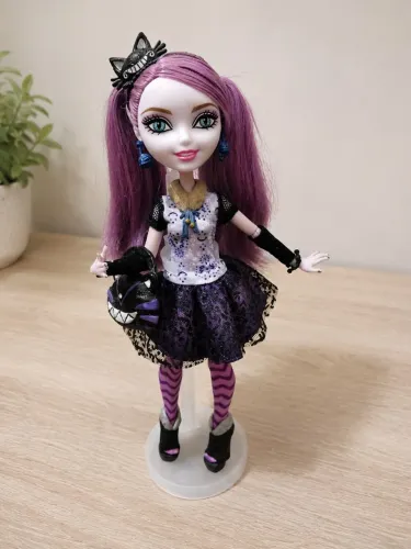 Boneca ever after high Kity