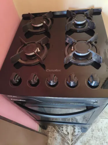Vende se fogão 4 bocas automático e autolimpante.