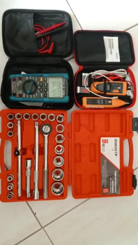 Kit multímetro, fasimetro, chave soquete pra vender logo