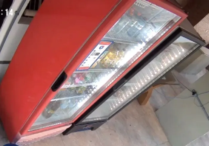 Geladeira & Freezer tipo VITRINE