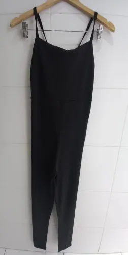 Macacão colado preto