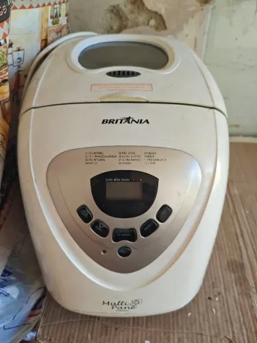 Máquina de fazer pão Britânia