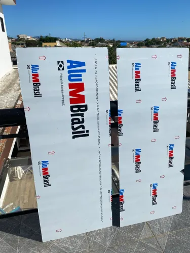 Placa de ACM nova sem adesivo ou com adesivo a partir de R$40