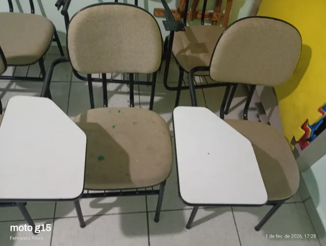 Cadeira barata pra saí logo