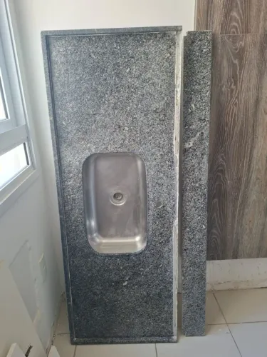 Bancada de cozinha em granito - Usada