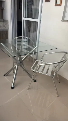 Mesa com cadeiras - Retirar no local na entrego