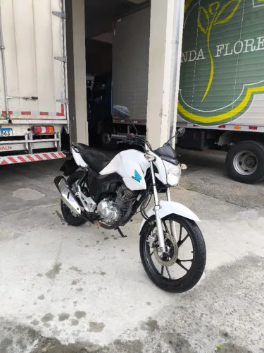 CG 160 2018 branca perfeito estado, Troco em carro!!