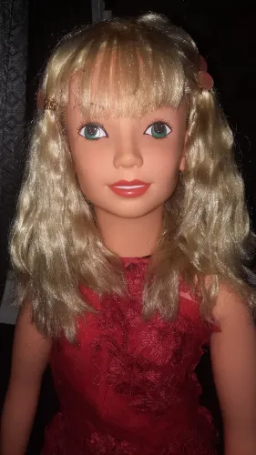 BONECA ANTIGA ELIANA 