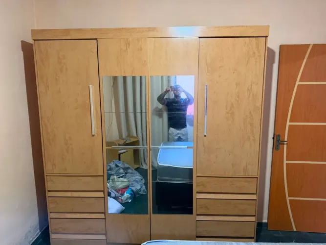 Guarda roupa semi novo