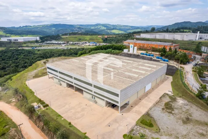 GALPÃO INDÚSTRIAL OU LOGÍSTICO PARA LOCAÇÃO EM SÃO ROQUE.