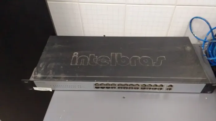 Switch 24 portas intelbras + 2 portas sg 2620
