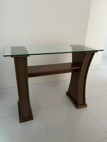 Vendo aparador usado em MDF com tampa de vidro