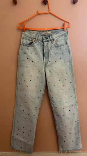 calça levi´s ribcage straight com strass colorido - 38
