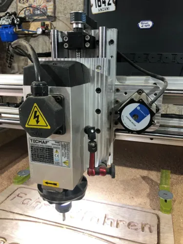 Router CNC 80x90 cm, spindle 2,2 kW, completa com notebook e exaustão