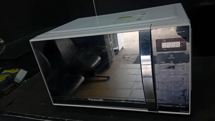 Micro-ondas 21 litros bem conservado