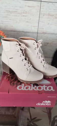 Bota Dakota usada uma vez n°37