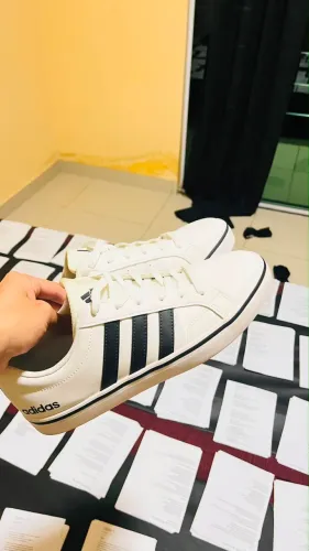 Tênis Adidas