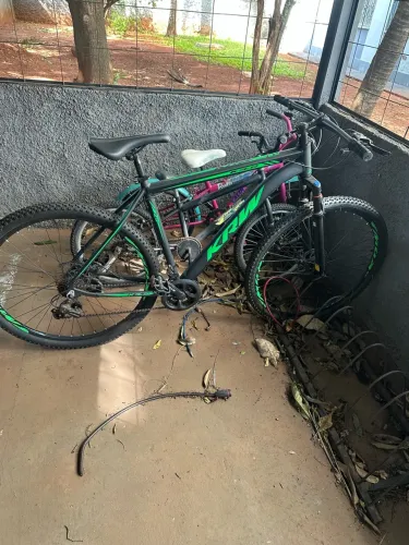 Bicicleta verde aro 29